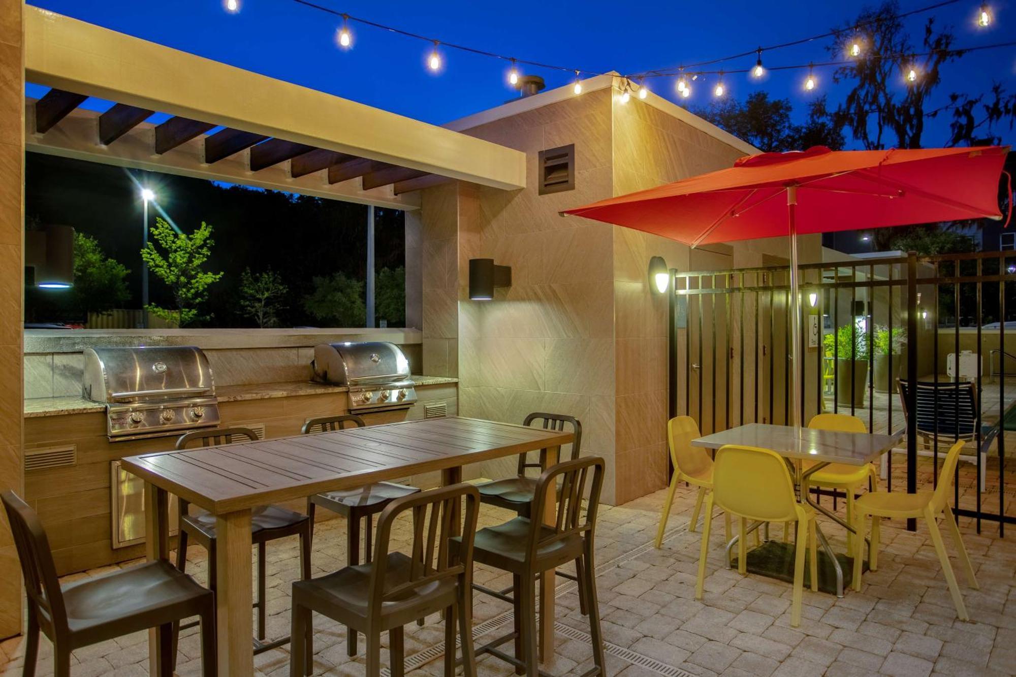Home2 Suites By Hilton Gainesville Exterior photo